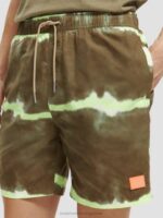άνδρες εμπριμέ tie-dye σορτς μαγιό μεσαίου μήκους βαφή στρατιωτικής γραβάτας 0J8D688 είδη ένδυσης Scotch & Soda - Image 4
